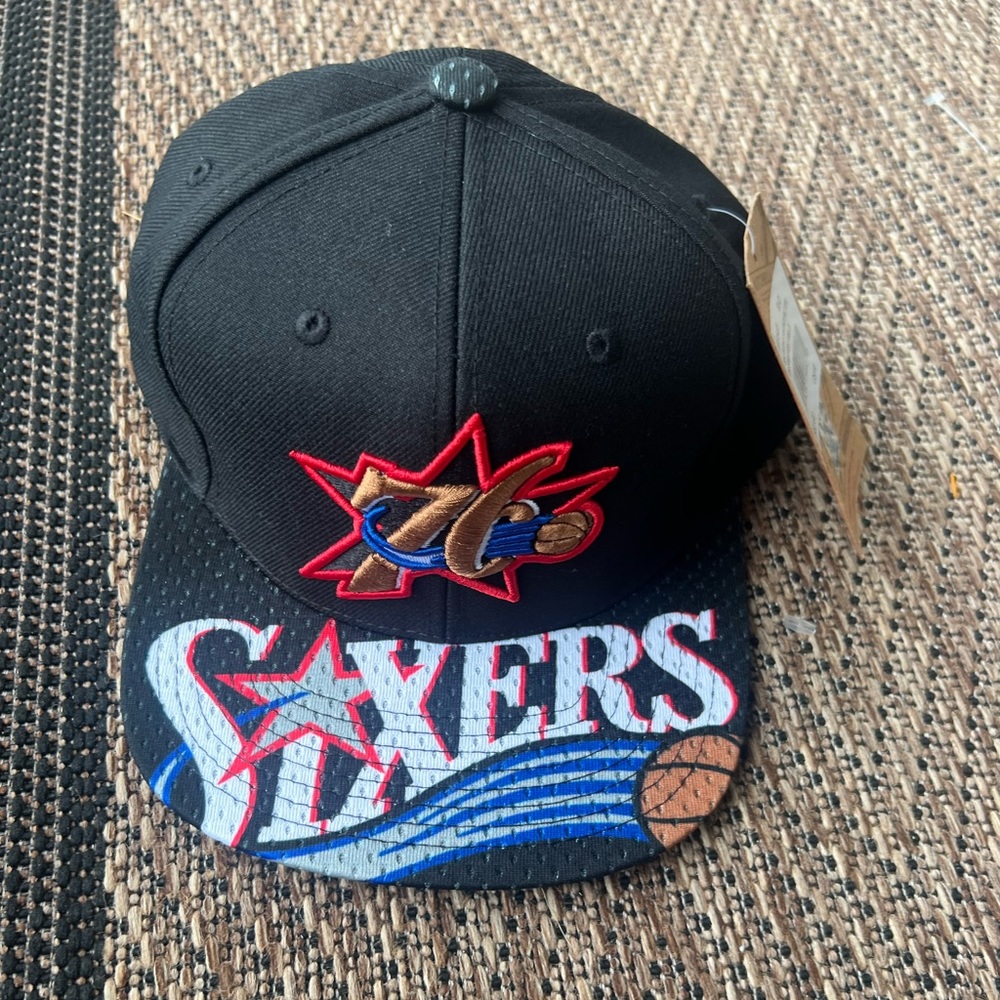 Philadelphia 76ers Mitchell and ness snapshot SnapBack NWT